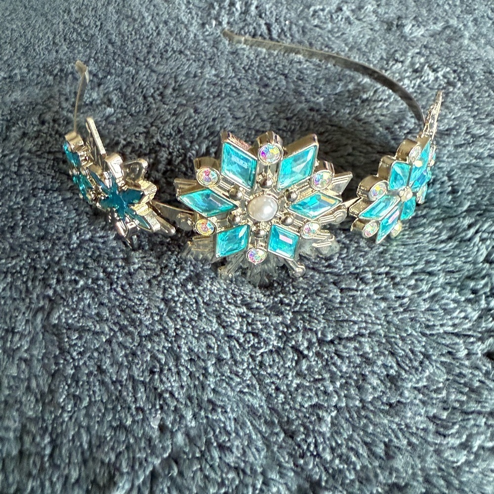 NWOT Frozen Elsa headband, gorgeous piece, heavy weight